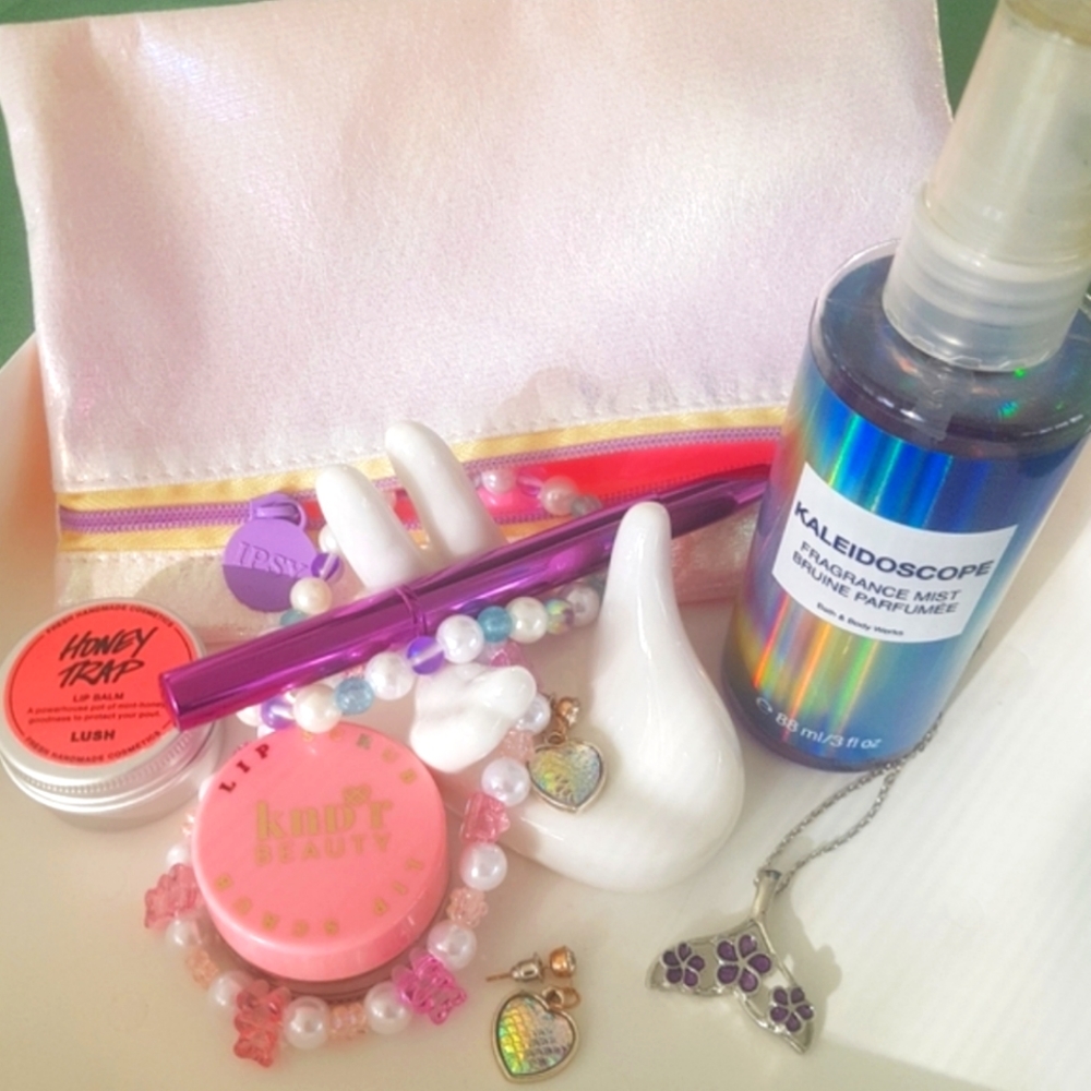 🧜🏼‍♀️ Mermaid Makeup Gift Set 🌈🐝